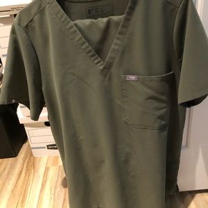 Figs scrub set (Xl top/lg bottom)